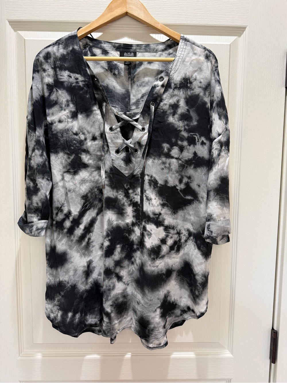 A.N.A Black & White Tie-Dye Lace-Up Tunic Size Medium Tall